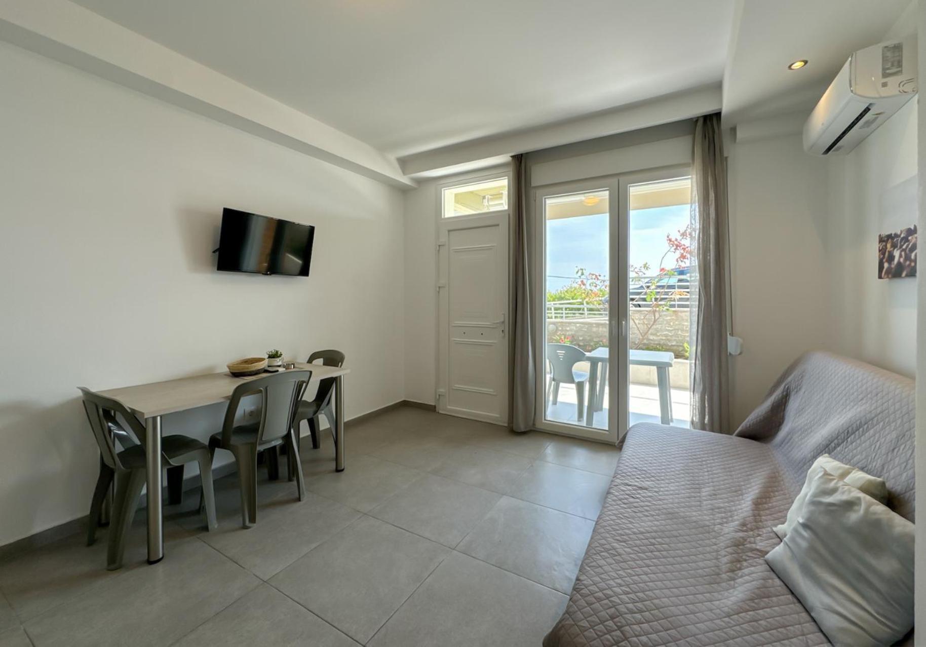 Apartment Blue Horizon 6 *